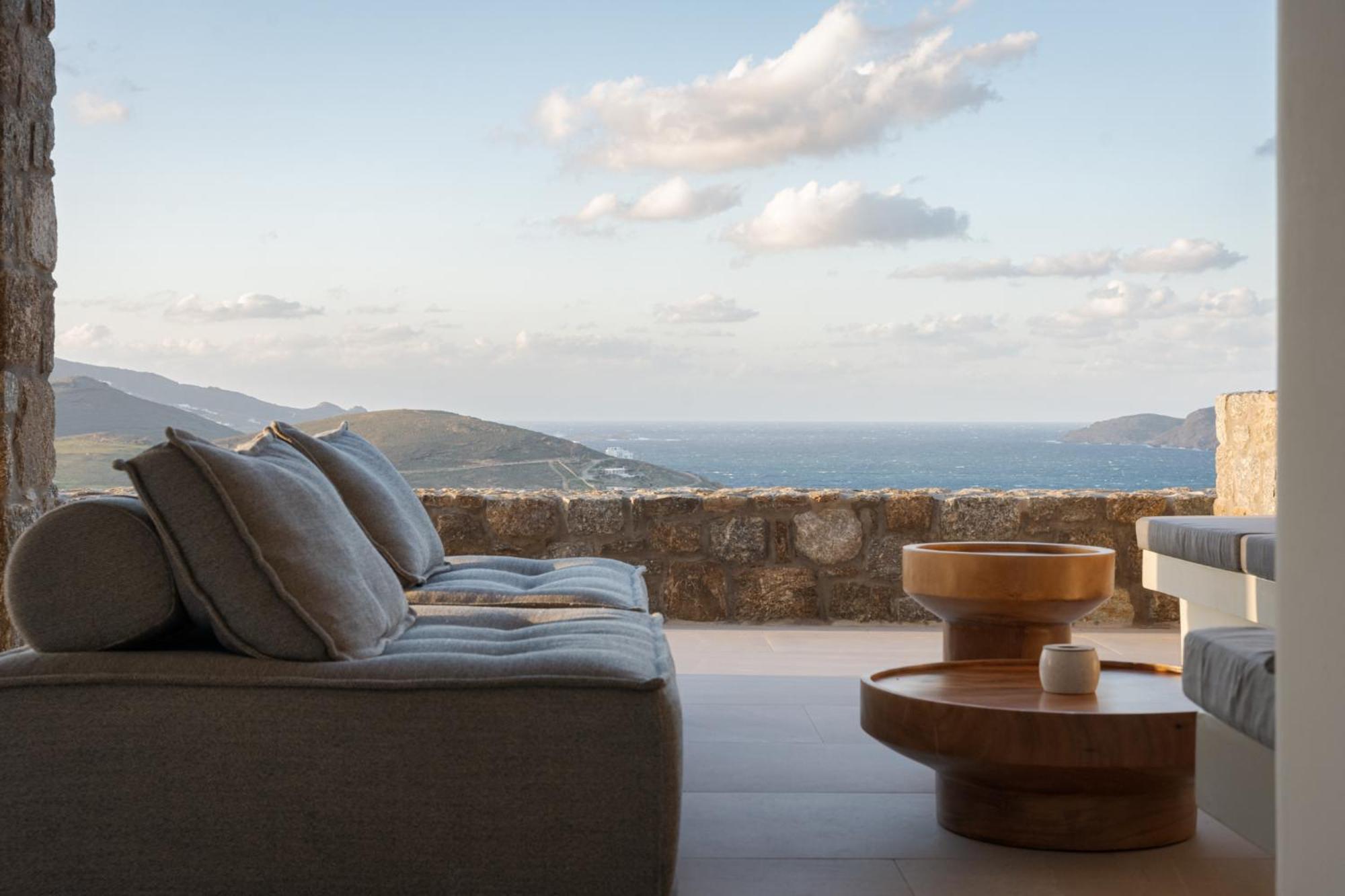 Retreat Hill Luxury Mykonos *