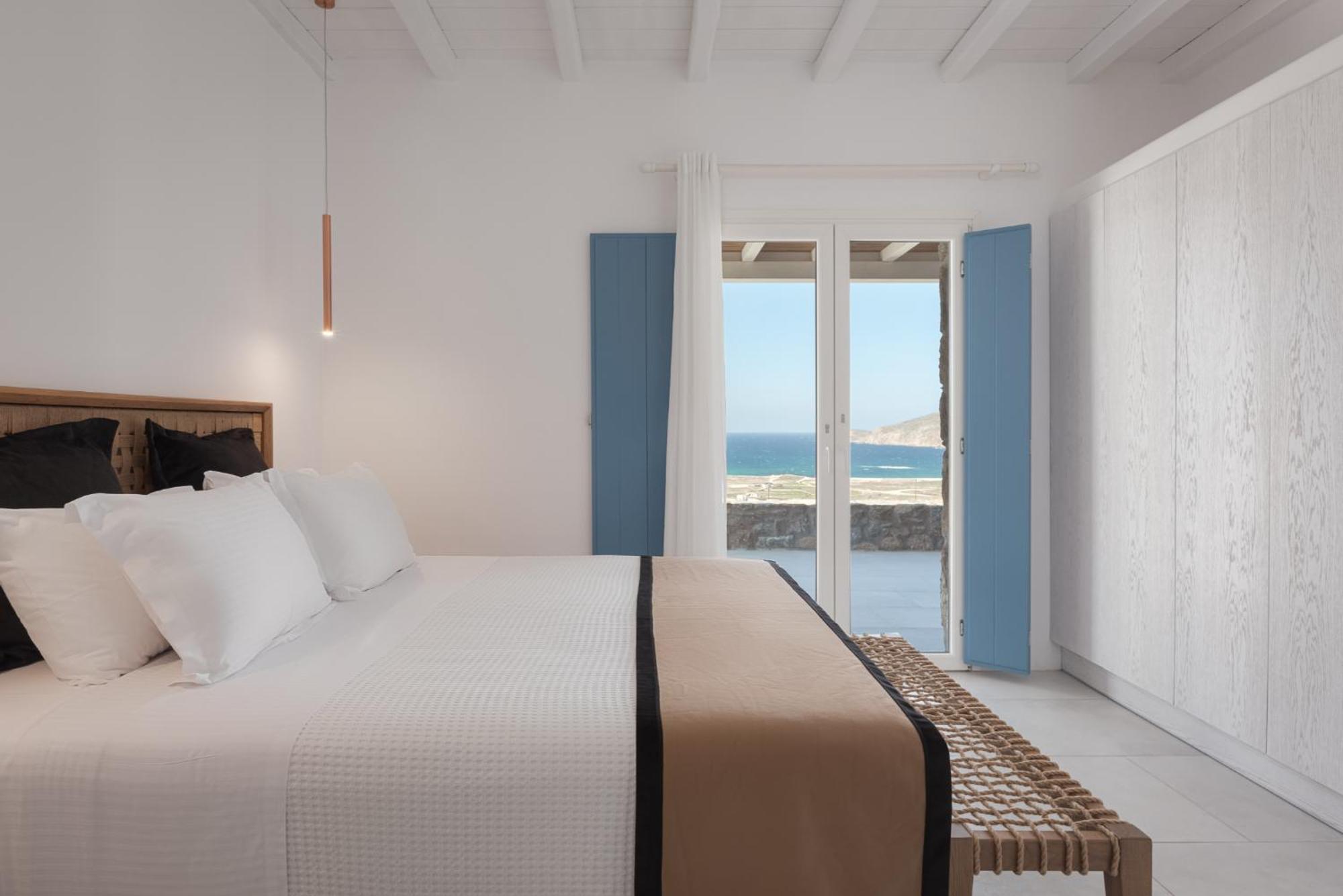 Retreat Hill Luxury Mykonos Villa *