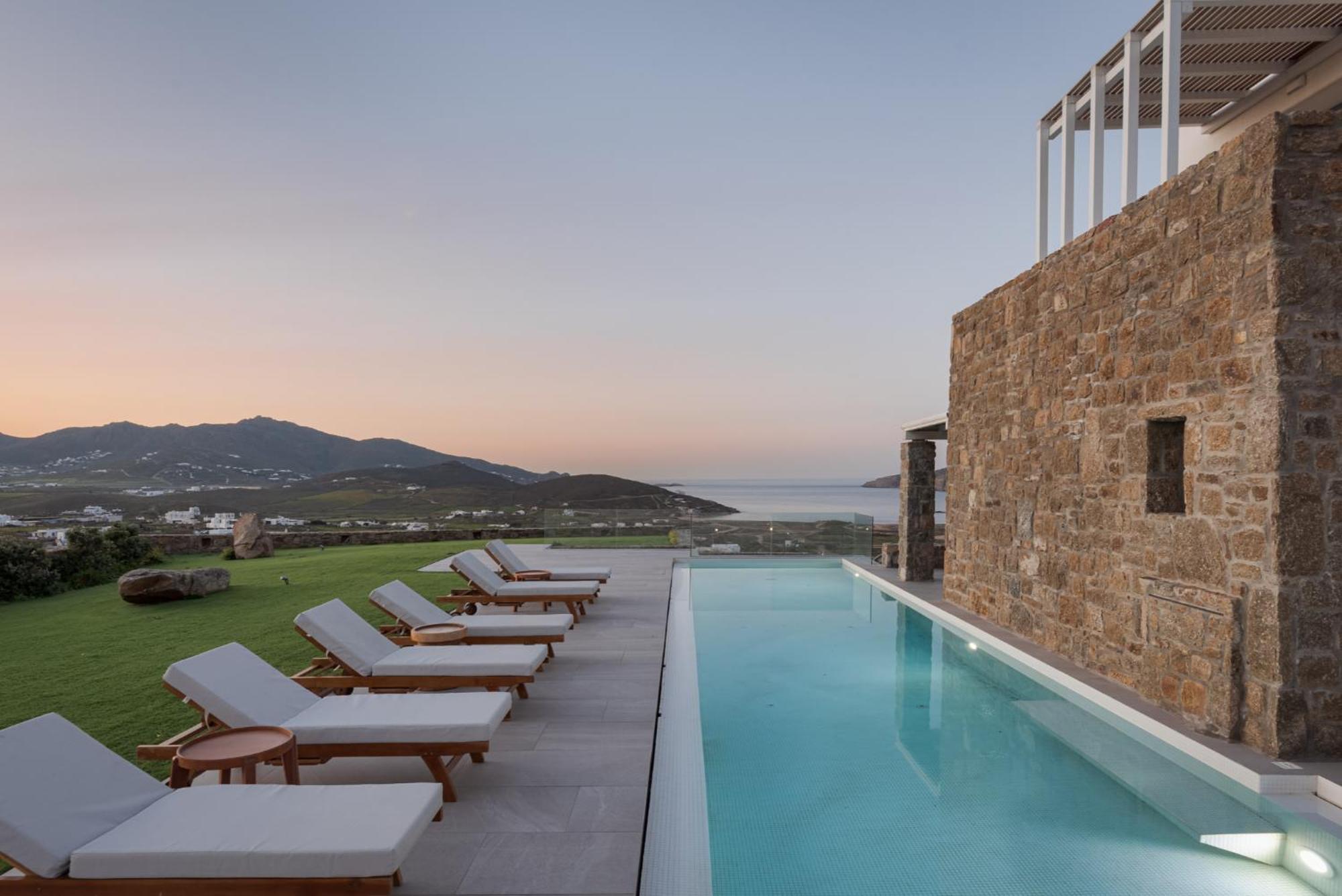 Retreat Hill Luxury Mykonos