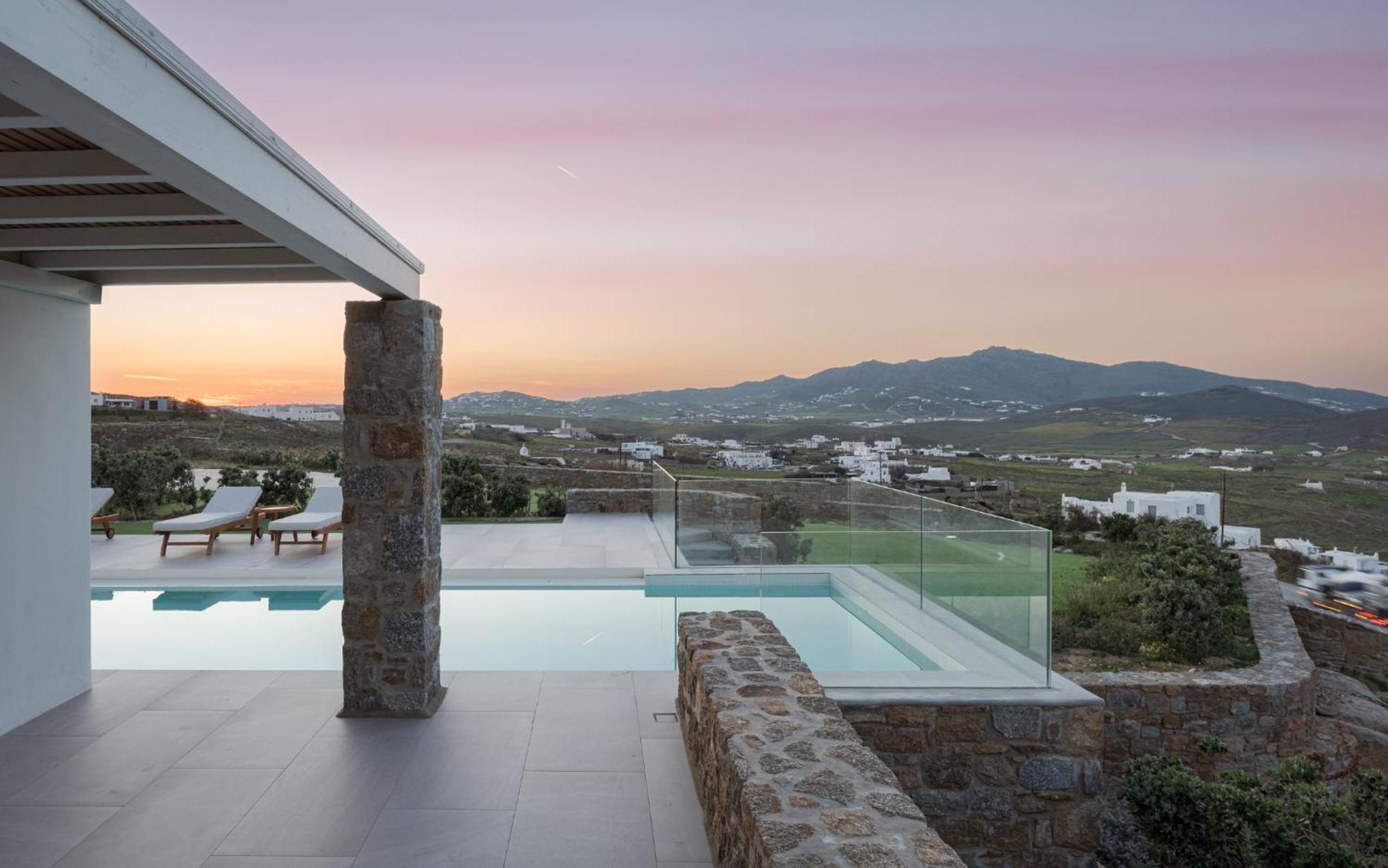 Retreat Hill Luxury Mykonos Villa *