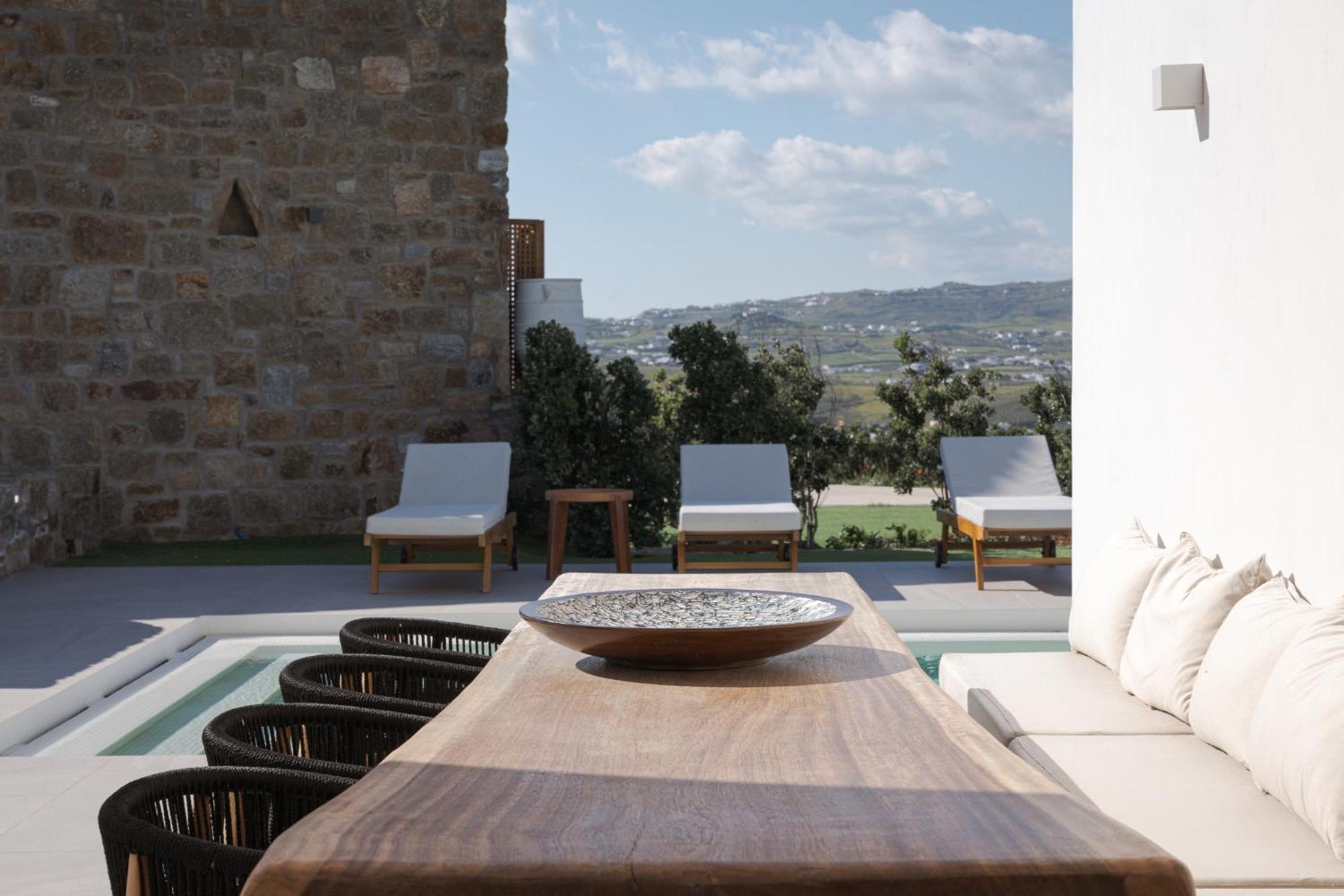Retreat Hill Luxury Mykonos Villa