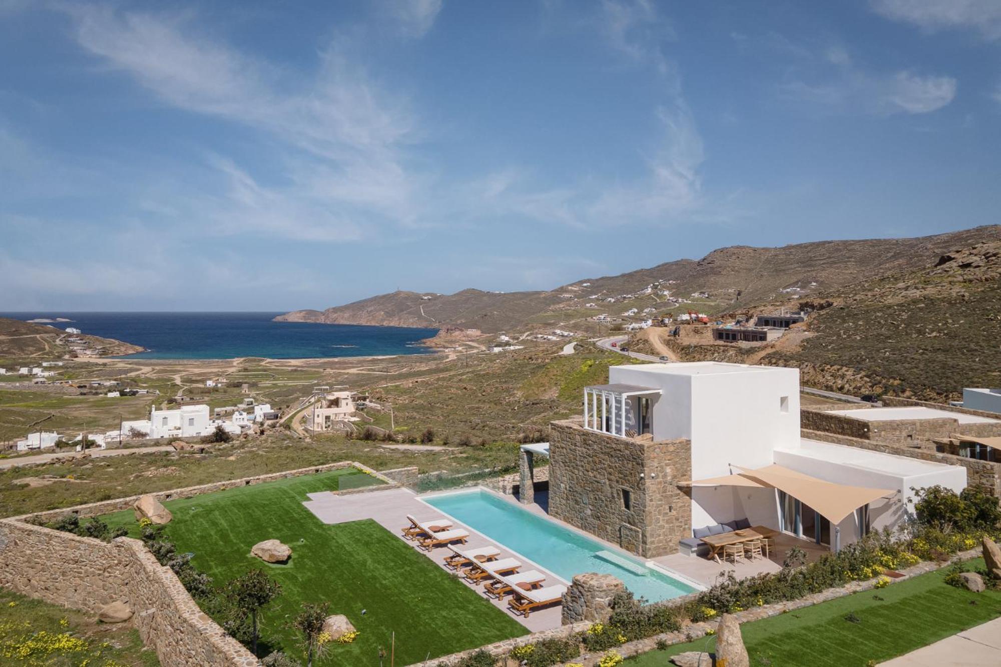 Retreat Hill Luxury Mykonos Villa